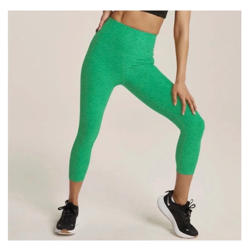 Beyond Yoga Walk Talk Capri Leggings Spacedye Grass Kelly Green Womens S Heather